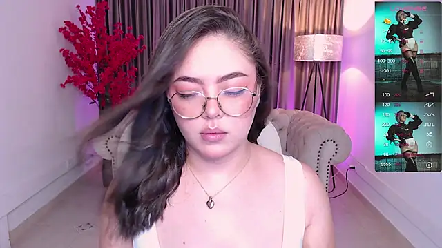 Snapshot of emmy_walker chatting on 01-20-25, 11:02 emmy walker online show from 01-20-25, 11:02