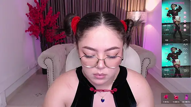 Snapshot of emmy_walker chatting on 01-23-25, 11:04 emmy walker online show from 01-23-25, 11:04