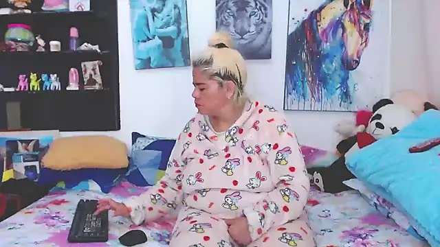 estrellita fugaz16x online show from 02-09-25, 12:52