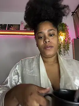 Snapshot of africa_xxx chatting on 03-18-25, 11:30 africa xxx online show from 03-18-25, 11:30