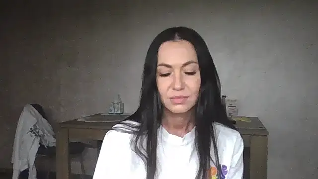 JulianaGold1 online show from 01-19-25, 07:04