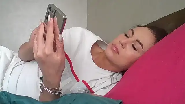 JulianaGold1 online show from 02-06-25, 12:05