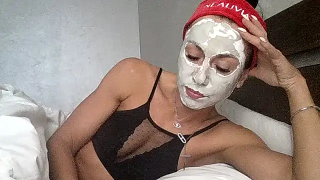 JulianaGold1 online show from 10-19-25, 11:33