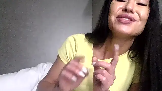 JulianaGold1 online show from 10-27-25, 09:30