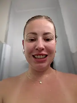 Snapshot of AlisaWhite chatting on 10-05-25, 10:57 AlisaWhite online show from 10-05-25, 10:57