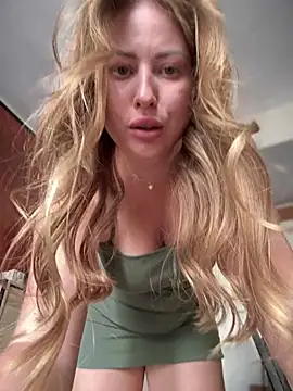 Snapshot of AlisaWhite chatting on 10-16-25, 11:11 AlisaWhite online show from 10-16-25, 11:11