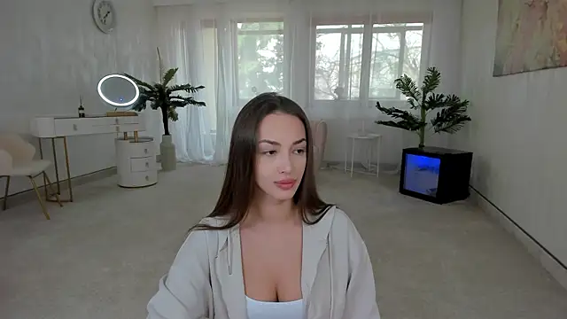 TiffanyHouston  online show from 01-12-25, 08:25