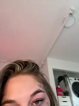 Snapshot of chloetease chatting on 12-04-24, 03:10 chloetease online show from 12-04-24, 03:10