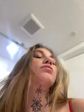 Snapshot of chloetease chatting on 02-25-25, 06:36 chloetease online show from 02-25-25, 06:36