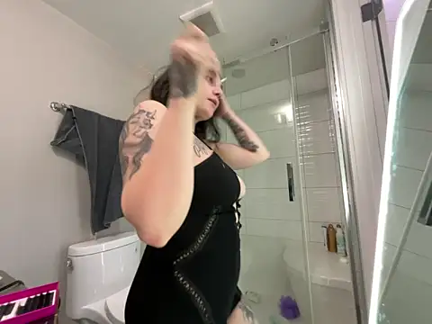 Snapshot of chloetease chatting on 03-23-25, 03:10 chloetease online show from 03-23-25, 03:10