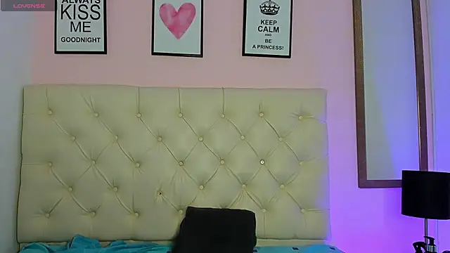 WhitneyWells online show from 02-14-26, 06:43