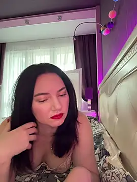 Snapshot of HotMilfMargo chatting on 03-04-25, 10:02 HotMilfMargo online show from 03-04-25, 10:02