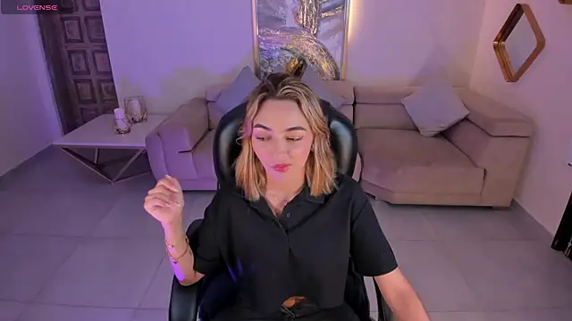 MelissaMoore  online show from 11-20-25, 02:45