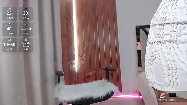 AGATHAA WHITE online show from 11-26-25, 11:22