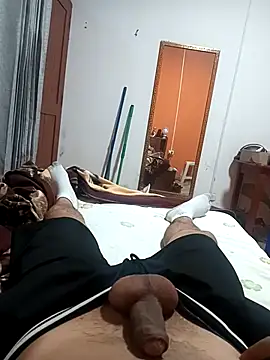 Snapshot of Lubraes chatting on 10-31-25, 03:51 Lubraes online show from 10-31-25, 03:51