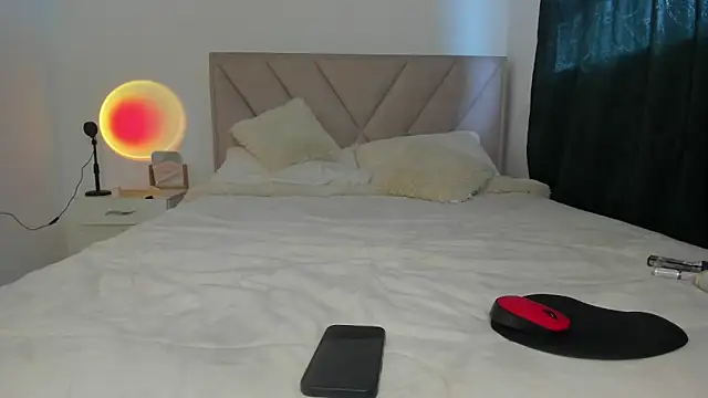 Dephne   online show from 09-29-25, 08:02