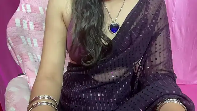 Snapshot of Queen_Angelena chatting on 01-15-25, 07:01 Queen Angelena online show from 01-15-25, 07:01