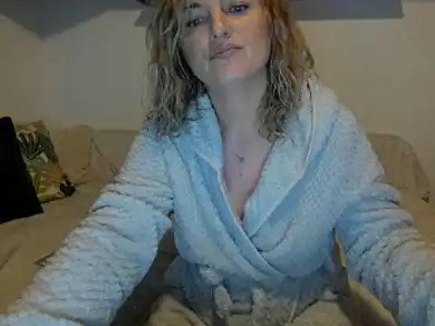 Snapshot of Jadore_able chatting on 02-27-25, 02:32 Jadore able online show from 02-27-25, 02:32