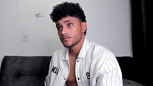 Alessandro Vanni online show from 03-06-25, 01:58