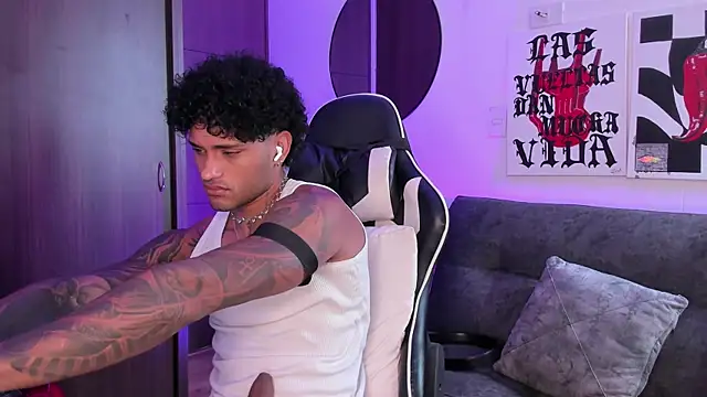 Alessandro Vanni online show from 04-14-26, 02:12