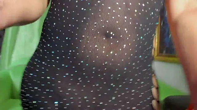 Snapshot of mia_beatles chatting on 02-22-25, 07:03 mia beatles online show from 02-22-25, 07:03