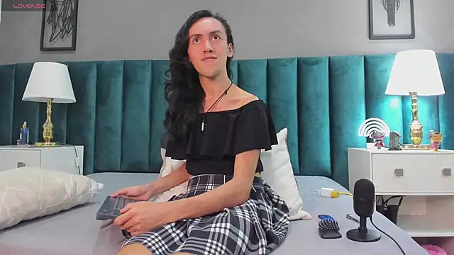 Snapshot of Karol_fenixx chatting on 02-06-25, 07:24 Karol fenixx online show from 02-06-25, 07:24