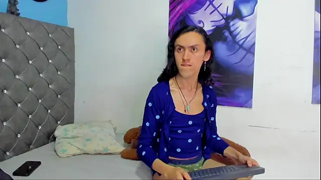 Snapshot of Karol_fenixx chatting on 09-14-25, 01:16 Karol fenixx online show from 09-14-25, 01:16