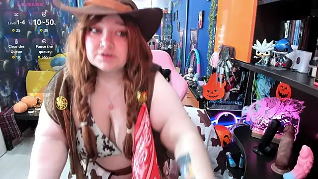 Softie Sofy online show from 10-31-25, 02:45