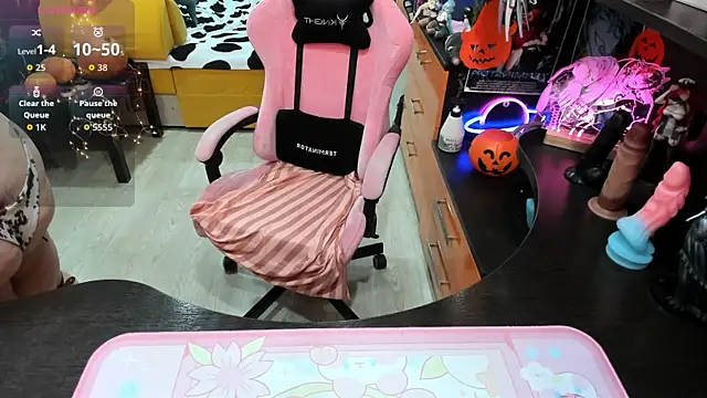 Softie Sofy online show from 11-01-25, 03:08