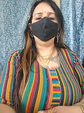 Snapshot of cute-tanvi chatting on 02-17-25, 10:29 cute-tanvi online show from 02-17-25, 10:29