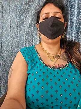 Snapshot of cute-tanvi chatting on 03-11-25, 04:32 cute-tanvi online show from 03-11-25, 04:32