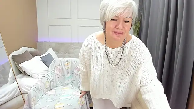 Snapshot of CarmenSoft chatting on 12-08-24, 11:29 CarmenSoft online show from 12-08-24, 11:29