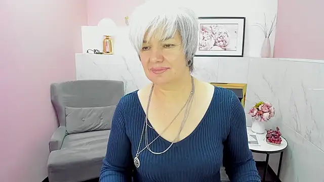 Snapshot of CarmenSoft chatting on 12-11-24, 08:39 CarmenSoft online show from 12-11-24, 08:39