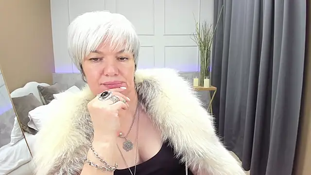 Snapshot of CarmenSoft chatting on 12-23-24, 03:29 CarmenSoft online show from 12-23-24, 03:29