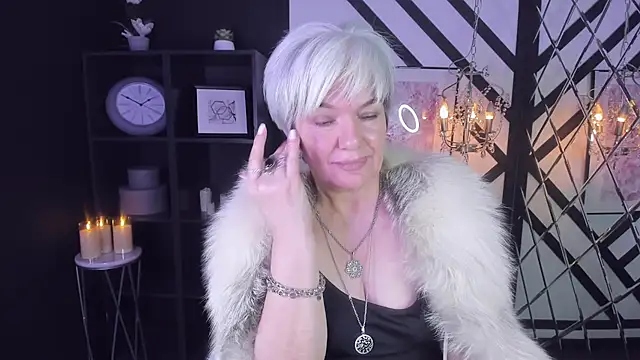 Snapshot of CarmenSoft chatting on 12-24-24, 11:55 CarmenSoft online show from 12-24-24, 11:55