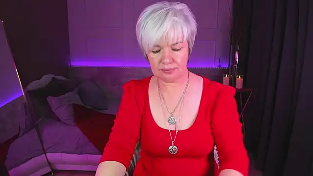 Snapshot of CarmenSoft chatting on 12-25-24, 11:31 CarmenSoft online show from 12-25-24, 11:31