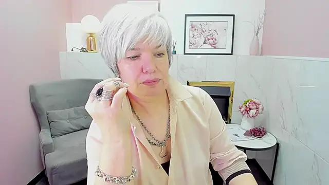 Snapshot of CarmenSoft chatting on 01-08-25, 02:46 CarmenSoft online show from 01-08-25, 02:46