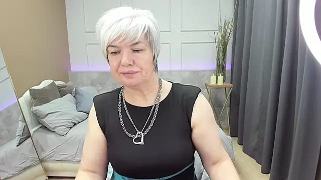 Snapshot of CarmenSoft chatting on 01-11-25, 02:41 CarmenSoft online show from 01-11-25, 02:41