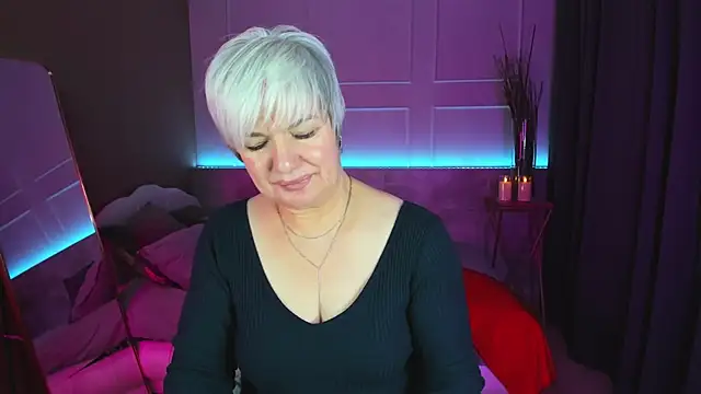 Snapshot of CarmenSoft chatting on 02-17-25, 11:53 CarmenSoft online show from 02-17-25, 11:53