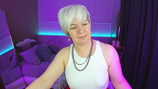 Snapshot of CarmenSoft chatting on 03-15-25, 11:39 CarmenSoft online show from 03-15-25, 11:39
