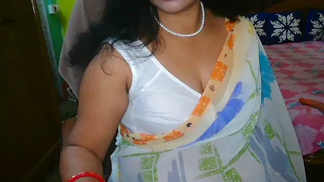 Snapshot of Anushka_21 chatting on 12-12-24, 06:53 Anushka 21 online show from 12-12-24, 06:53