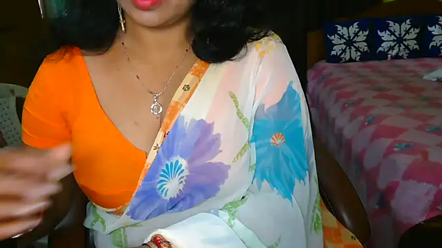 Snapshot of Anushka_21 chatting on 12-24-24, 07:44 Anushka 21 online show from 12-24-24, 07:44