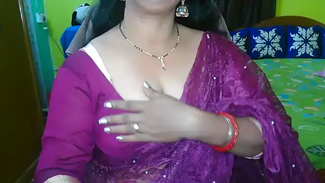 Snapshot of Anushka_21 chatting on 03-15-25, 02:03 Anushka 21 online show from 03-15-25, 02:03