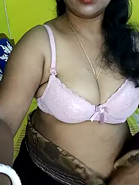 Snapshot of Anushka_21 chatting on 09-10-25, 05:46 Anushka 21 online show from 09-10-25, 05:46