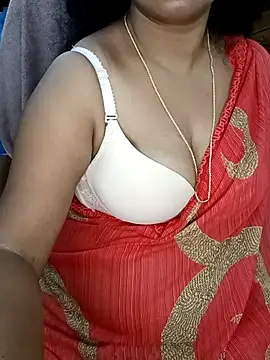 Snapshot of Anushka_21 chatting on 09-11-25, 07:03 Anushka 21 online show from 09-11-25, 07:03