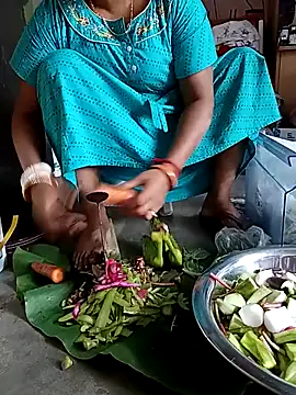 Snapshot of Anushka_21 chatting on 10-07-25, 03:36 Anushka 21 online show from 10-07-25, 03:36