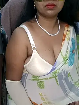 Snapshot of Anushka_21 chatting on 10-13-25, 07:25 Anushka 21 online show from 10-13-25, 07:25