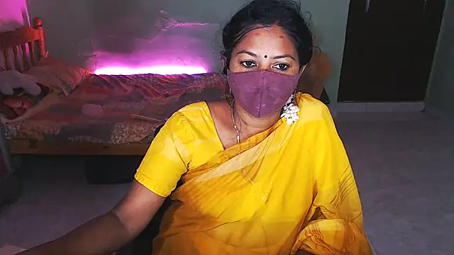 Snapshot of Novapol chatting on 12-21-25, 12:45 Novapol online show from 12-21-25, 12:45