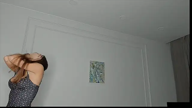 Snapshot of xx_leila chatting on 12-04-25, 10:35 xx leila online show from 12-04-25, 10:35