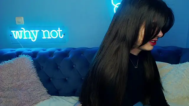 Snapshot of ViollinaLove chatting on 03-18-25, 05:41 ViollinaLove online show from 03-18-25, 05:41